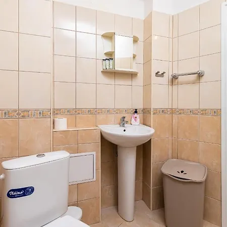 Апартамент Sunny 1bd In Old Town By Flat Mаnager *