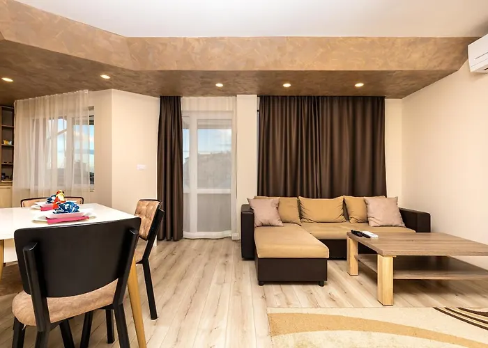 Sunny 1bd In Old Town By Flat Mаnager 公寓