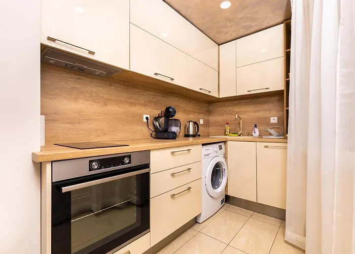 Sunny 1bd In Old Town By Flat Mаnager Φιλιππούπολη